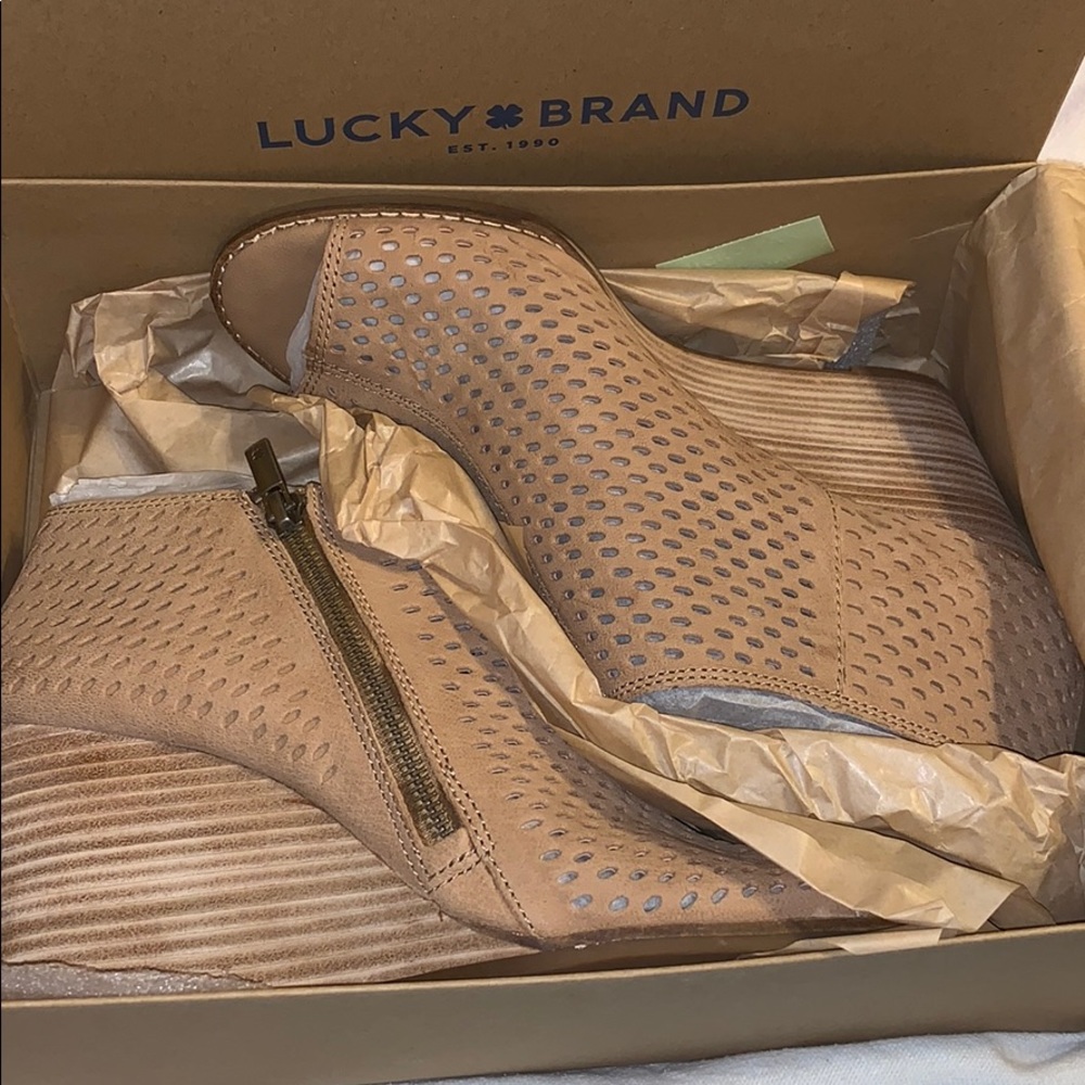Lucky Brand bootie size 11 leather New in box